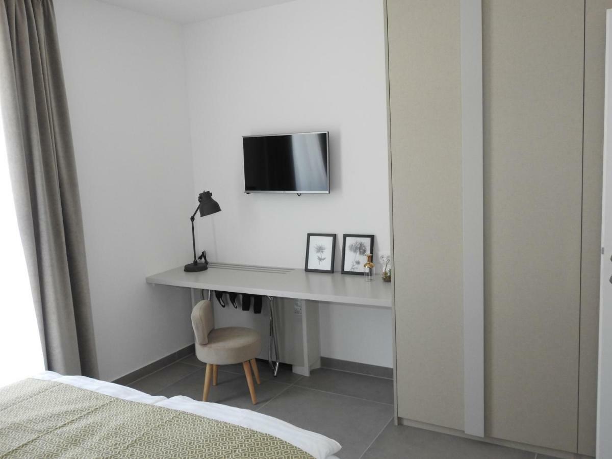 Luxury Apartments Magali 3 Ровин Екстериор снимка