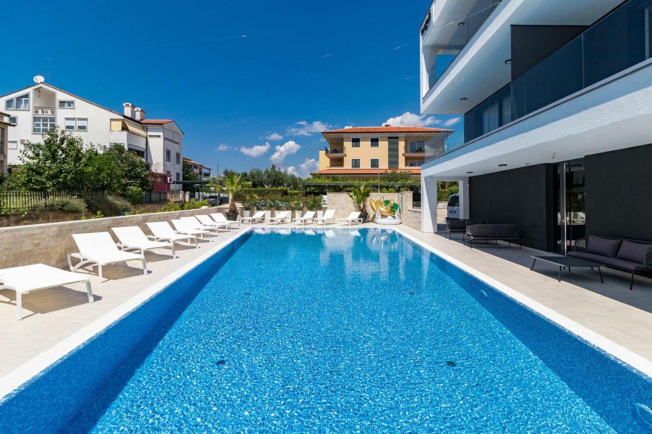 Luxury Apartments Magali 3 Ровин Екстериор снимка