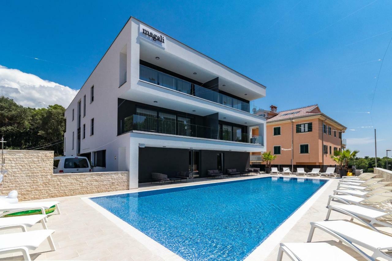 Luxury Apartments Magali 3 Ровин Екстериор снимка