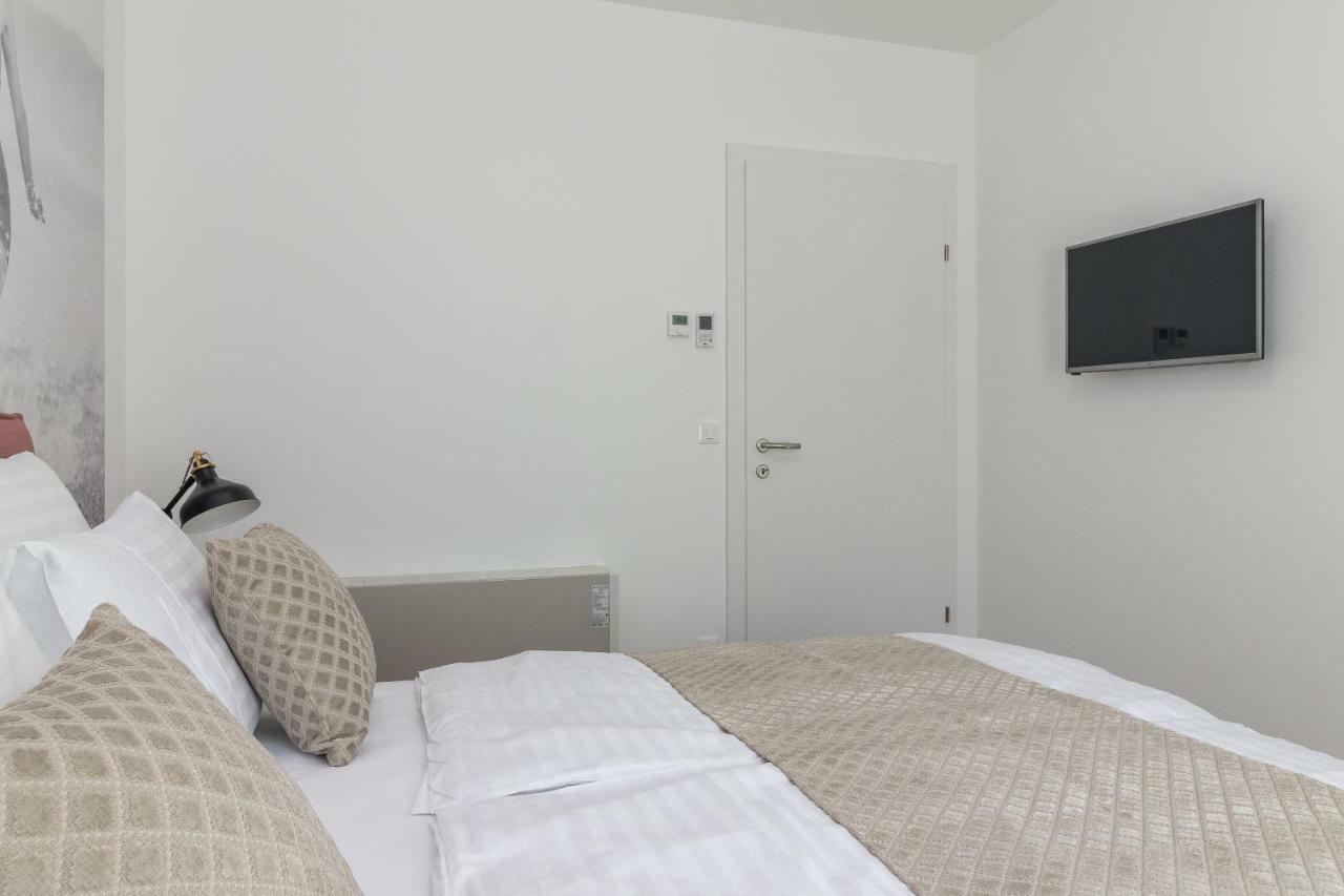 Luxury Apartments Magali 3 Ровин Екстериор снимка