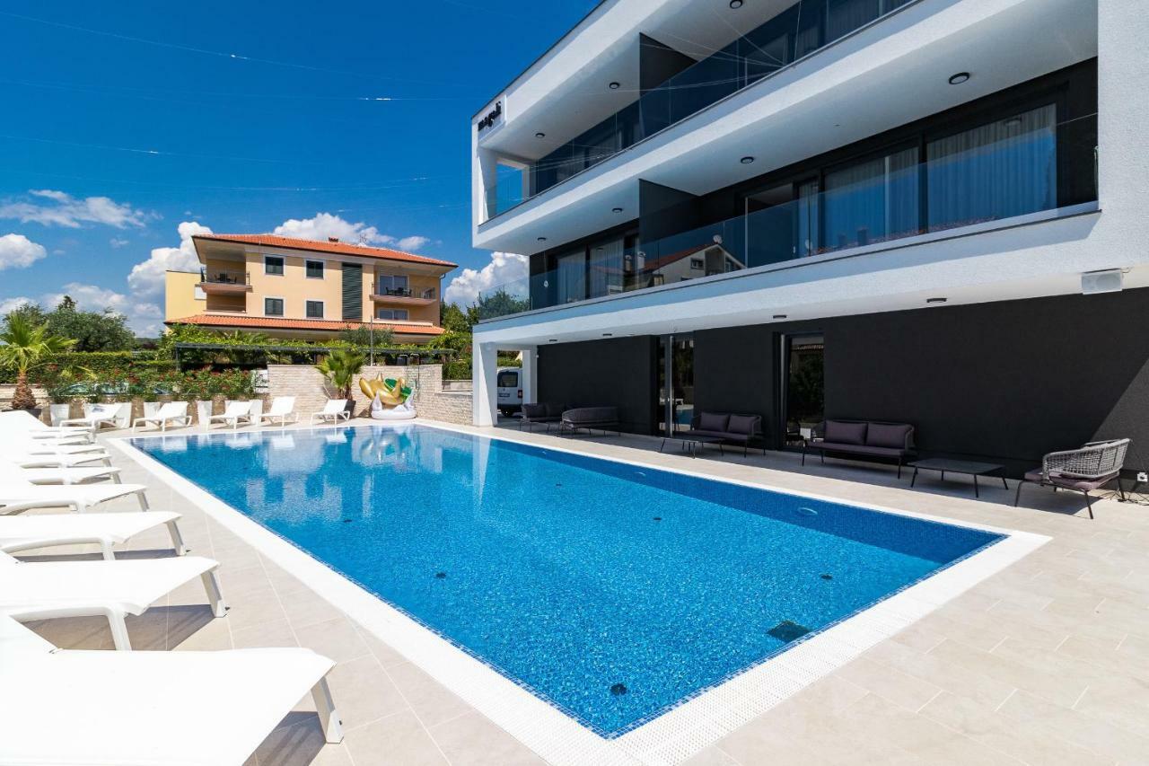 Luxury Apartments Magali 3 Ровин Екстериор снимка